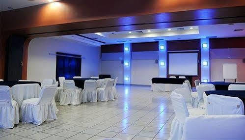Apart Hotel Villa Nuria San Pedro Sula Exterior foto