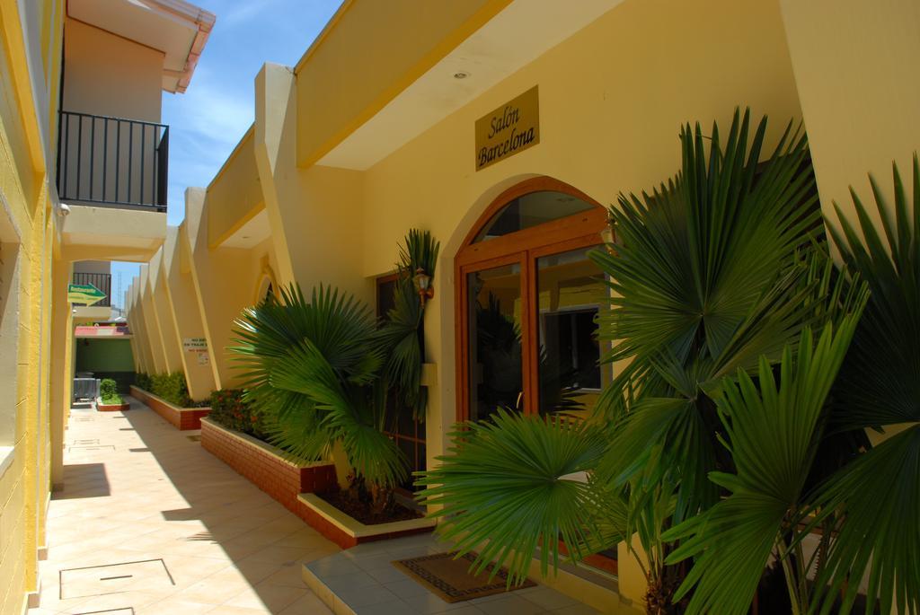 Apart Hotel Villa Nuria San Pedro Sula Exterior foto